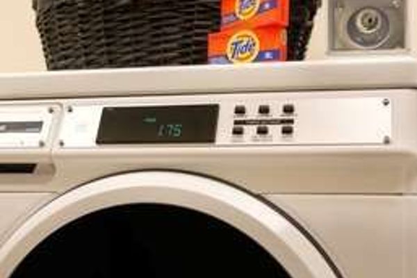 Days Inn & Suites Altoona (Bellwood)